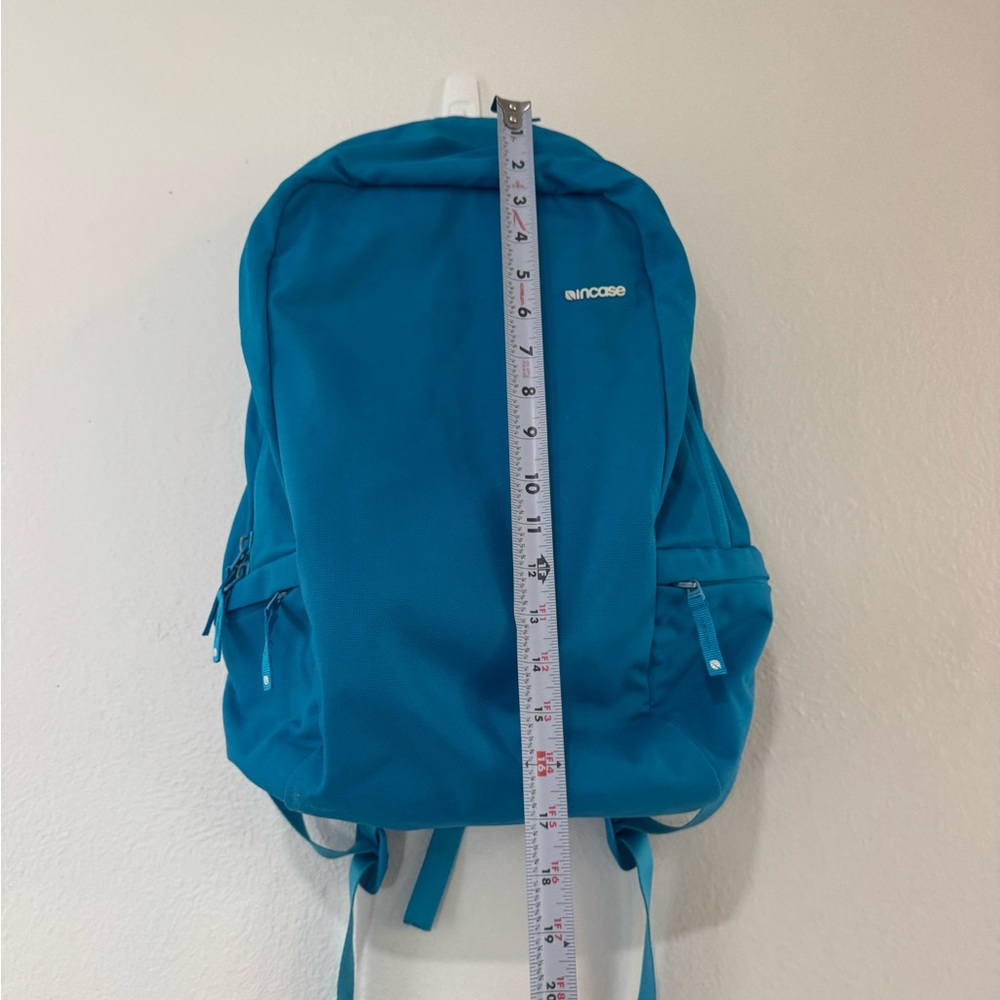Incase‎ Vibrant Blue Backpack - Picture 3 of 10